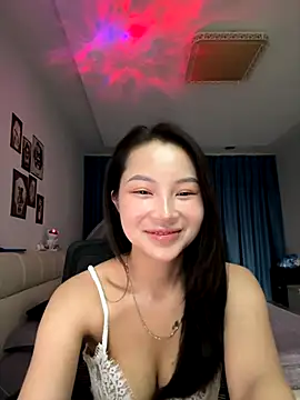 -Xu-ka- online show from November 6, 2025, 1:59 pm