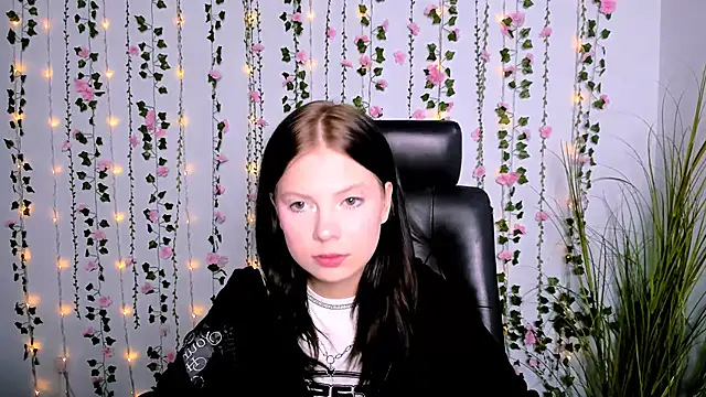 Snapshot of renata_sweety chatting on September 9, 2025, 6:01 am renata sweety online show from September 9, 2025, 6:01 am