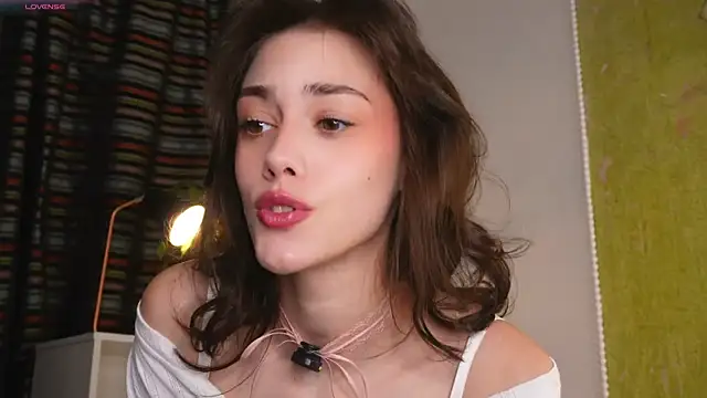 Snapshot of ttragedienne chatting on November 5, 2025, 1:52 am ttragedienne online show from November 5, 2025, 1:52 am