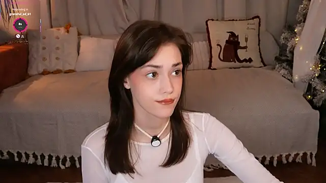 Snapshot of ttragedienne chatting on January 8, 2026, 2:17 am ttragedienne online show from January 8, 2026, 2:17 am