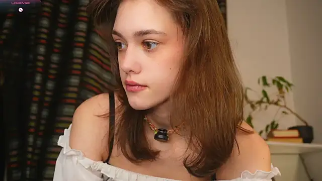 Snapshot of ttragedienne chatting on December 2, 2025, 1:50 am ttragedienne online show from December 2, 2025, 1:50 am