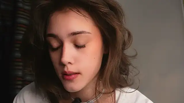 Snapshot of ttragedienne chatting on November 10, 2025, 1:38 pm ttragedienne online show from November 10, 2025, 1:38 pm