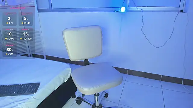 Snapshot of Eryx_Eriscor chatting on October 13, 2025, 2:35 am Eryx Eriscor online show from October 13, 2025, 2:35 am