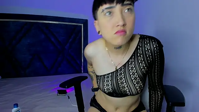 Snapshot of Eryx_Eriscor chatting on November 15, 2025, 2:32 pm Eryx Eriscor online show from November 15, 2025, 2:32 pm