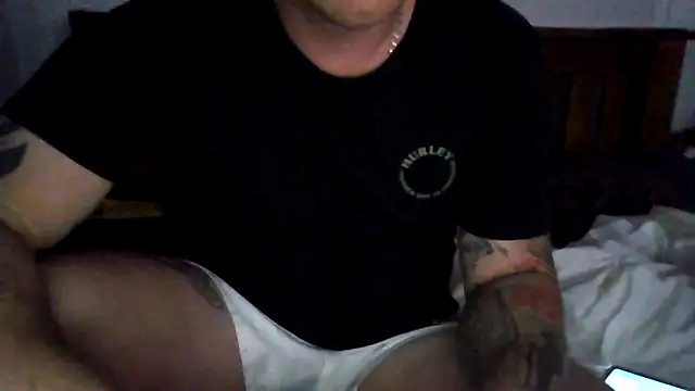 brokecountrylads online show from November 5, 2025, 8:17 am