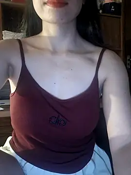 Snapshot of LazdyLy chatting on October 17, 2025, 4:09 pm LazdyLy online show from October 17, 2025, 4:09 pm