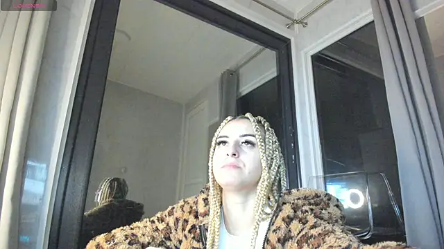 Ella Vee online show from October 26, 2025, 4:02 am