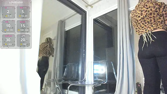 Ella Vee online show from October 21, 2025, 2:44 am