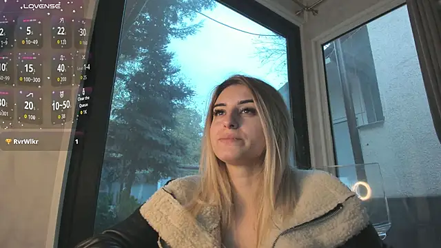 Ella Vee online show from November 16, 2025, 6:07 am