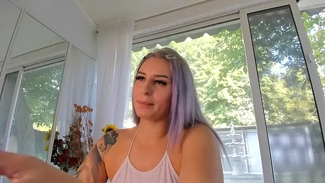Snapshot of Ella_Vee chatting on July 19, 2026, 7:06 am Ella Vee online show from July 19, 2026, 7:06 am