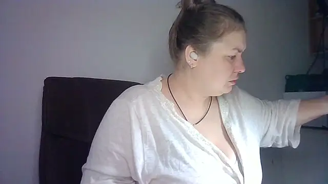 Snapshot of MartaXLove chatting on November 2, 2025, 9:31 pm MartaXLove online show from November 2, 2025, 9:31 pm