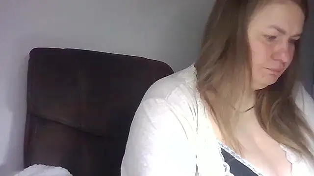 Snapshot of MartaXLove chatting on October 1, 2025, 6:23 pm MartaXLove online show from October 1, 2025, 6:23 pm