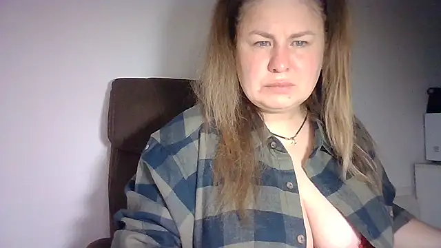 Snapshot of MartaXLove chatting on September 23, 2025, 5:20 pm MartaXLove online show from September 23, 2025, 5:20 pm