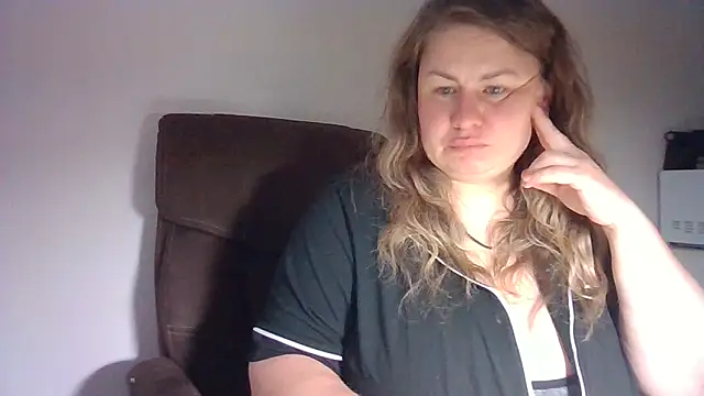 Snapshot of MartaXLove chatting on September 21, 2025, 2:22 pm MartaXLove online show from September 21, 2025, 2:22 pm