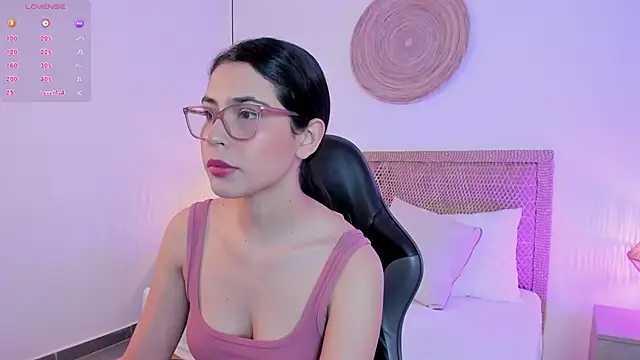 Snapshot of desireee_ chatting on April 30, 2026, 12:12 pm desireee online show from April 30, 2026, 12:12 pm
