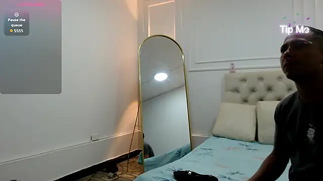 charlotte dante212 online show from November 17, 2025, 3:43 am