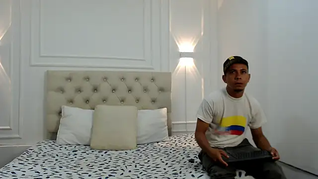 charlotte dante212 online show from October 6, 2025, 3:19 am