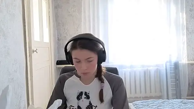 Snapshot of CutieAnny chatting on October 8, 2025, 4:25 am CutieAnny online show from October 8, 2025, 4:25 am