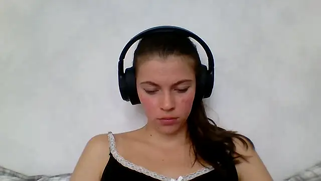 Snapshot of CutieAnny chatting on September 15, 2025, 5:30 am CutieAnny online show from September 15, 2025, 5:30 am