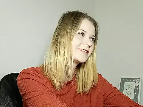 LydiaYoung online show from September 29, 2025, 6:13 pm