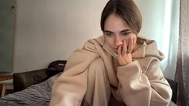 Snapshot of EvieDoll chatting on October 2, 2025, 9:12 am EvieDoll online show from October 2, 2025, 9:12 am