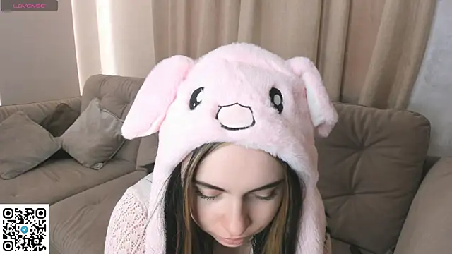 EvaBlimey online show from November 13, 2025, 5:55 am