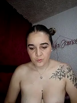Snapshot of leyla_james_ chatting on September 27, 2025, 3:07 pm leyla james online show from September 27, 2025, 3:07 pm