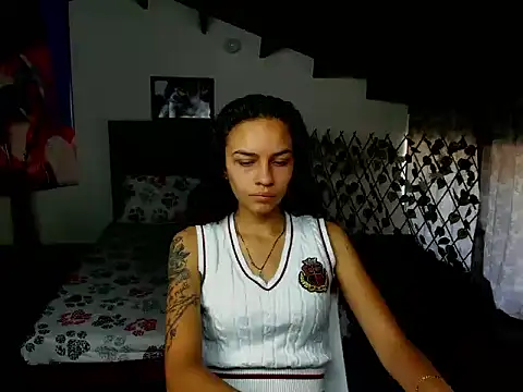 Snapshot of Skylovershot chatting on November 27, 2025, 1:55 pm Skylovershot online show from November 27, 2025, 1:55 pm