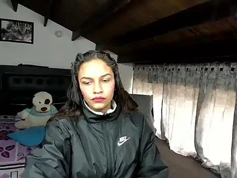 Snapshot of Skylovershot chatting on November 15, 2025, 1:26 pm Skylovershot online show from November 15, 2025, 1:26 pm