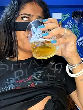 V-Hot-Sweti online show from November 19, 2025, 5:46 pm