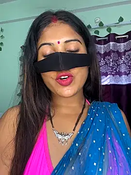 Snapshot of V-Hot-Sweti chatting on September 18, 2025, 10:07 am V-Hot-Sweti online show from September 18, 2025, 10:07 am