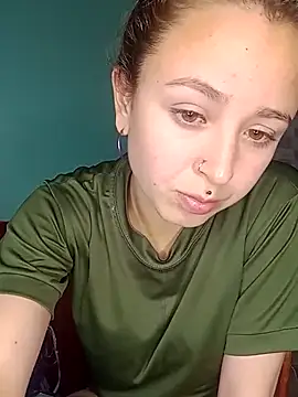 Snapshot of Tatii-Bunny chatting on October 1, 2025, 4:39 am Tatii-Bunny online show from October 1, 2025, 4:39 am