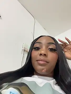 Snapshot of zaracollins01 chatting on February 25, 2026, 11:48 pm zaracollins01 online show from February 25, 2026, 11:48 pm