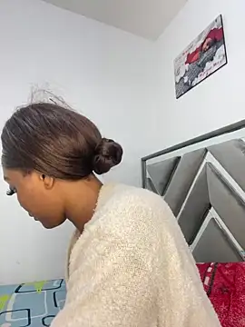 Snapshot of zaracollins01 chatting on February 16, 2026, 5:55 pm zaracollins01 online show from February 16, 2026, 5:55 pm