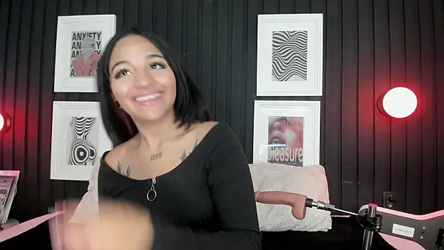 Manelyk evanss  online show from March 24, 2026, 6:08 pm