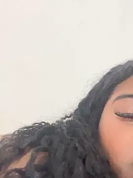 LunaSthena online show from November 15, 2025, 11:53 pm