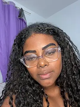 LunaSthena online show from September 23, 2025, 10:28 pm