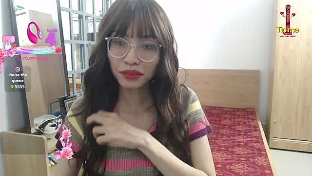  Rin hot online show from November 10, 2025, 2:00 pm