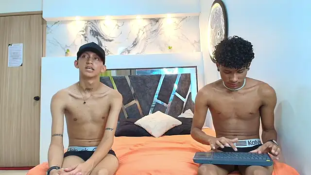 LONDON BOYS1 online show from November 15, 2025, 1:42 am