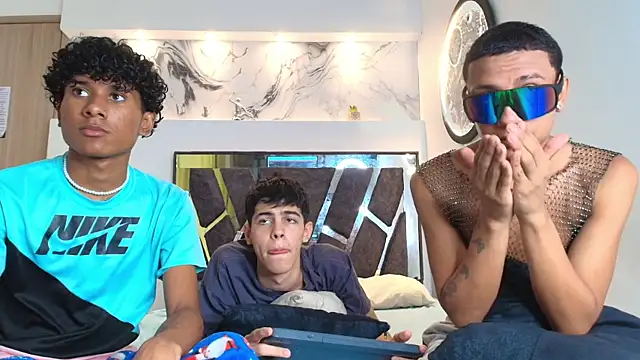 YOUNGS GUYS online show from September 29, 2025, 7:19 pm