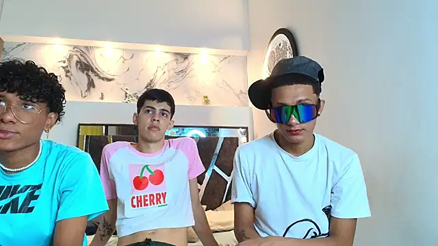 YOUNGS GUYS online show from September 19, 2025, 7:29 pm