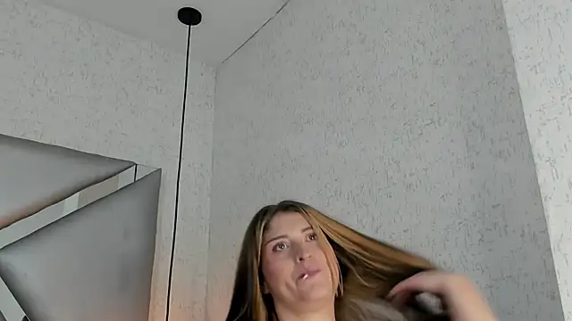 ABRILMILLER VC online show from November 10, 2025, 2:33 pm