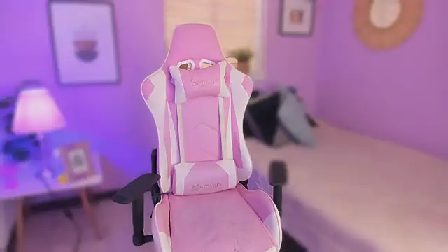 Ema wett online show from October 23, 2025, 7:34 pm