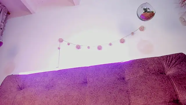 violet 77711 online show from November 26, 2025, 3:34 pm