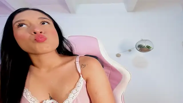 Snapshot of violet_77711 chatting on February 24, 2026, 11:38 pm violet 77711 online show from February 24, 2026, 11:38 pm