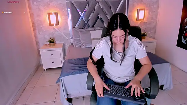 Elen CR online show from October 18, 2025, 2:35 am