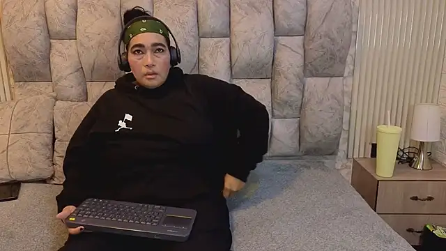 Snapshot of yunkeyc chatting on April 25, 2026, 9:45 pm yunkeyc online show from April 25, 2026, 9:45 pm