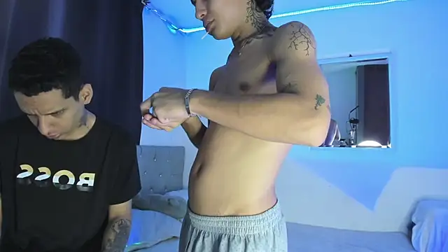 Snapshot of twinkDuohot chatting on January 18, 2026, 10:57 pm twinkDuohot online show from January 18, 2026, 10:57 pm