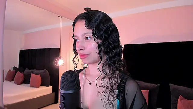Snapshot of selene_rousse chatting on October 16, 2025, 3:37 am selene rousse online show from October 16, 2025, 3:37 am