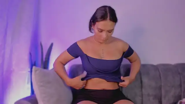 samiradoll online show from April 21, 2026, 1:42 am